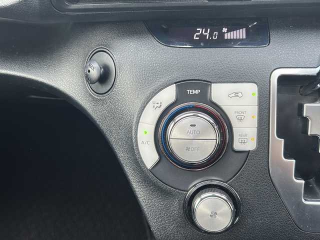 トヨタ シエンタ G 山形県 2016(平28)年 12.6万km ブラックマイカ 禁煙車/トヨタセーフティーセンス/レーンキープアシスト/横滑り防止装置/両側パワースライドドア/純正ナビ/（Bluetooth/CD/DVD/フルセグ)/フリップダウンモニター/バックカメラ/ステアリングスイッチ/ビルトインＥＴＣ/社外ＡＷ/純正フロアマット/電動格納ウィンカーミラー/スマートキー×2/エンジンスターター/ドアバイザー/取扱説明書/保証書