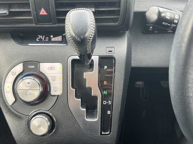 トヨタ シエンタ G 山形県 2016(平28)年 12.6万km ブラックマイカ 禁煙車/トヨタセーフティーセンス/レーンキープアシスト/横滑り防止装置/両側パワースライドドア/純正ナビ/（Bluetooth/CD/DVD/フルセグ)/フリップダウンモニター/バックカメラ/ステアリングスイッチ/ビルトインＥＴＣ/社外ＡＷ/純正フロアマット/電動格納ウィンカーミラー/スマートキー×2/エンジンスターター/ドアバイザー/取扱説明書/保証書