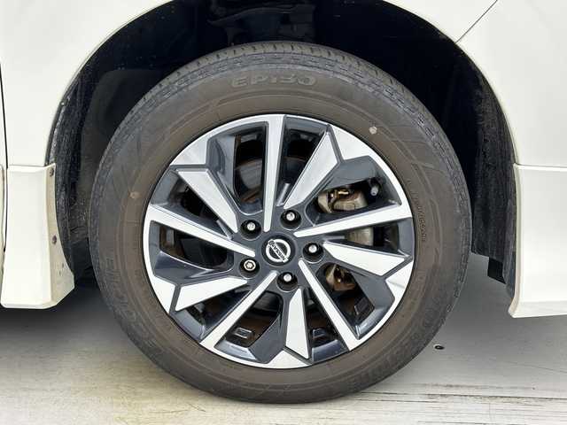 日産 セレナ e－パワー ハイウェイスター V 愛知県 2020(令2)年 3.6万km ブリリアントホワイトパール 純正９型ナビ/・フルセグ/・Bluetooth/・CD/DVD/・FM/AM/フリップダウンモニター/両側パワースライドドア/アラウンドビューモニタ/追従クルコン/前後ドラレコ/プロパイロット/衝突軽減/車線逸脱警告/車線逸脱防止支援/BSM/コーナーセンサー/ＥＴＣ/スペアキー