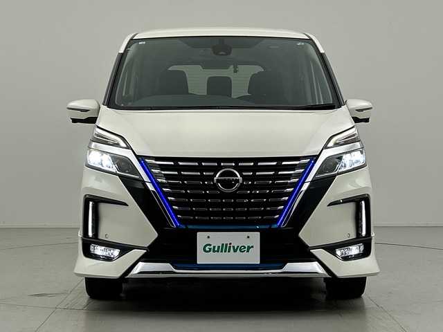 日産 セレナ e－パワー ハイウェイスター V 愛知県 2020(令2)年 3.6万km ブリリアントホワイトパール 純正９型ナビ/・フルセグ/・Bluetooth/・CD/DVD/・FM/AM/フリップダウンモニター/両側パワースライドドア/アラウンドビューモニタ/追従クルコン/前後ドラレコ/プロパイロット/衝突軽減/車線逸脱警告/車線逸脱防止支援/BSM/コーナーセンサー/ＥＴＣ/スペアキー