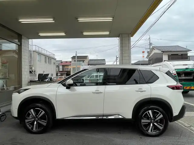 日産 エクストレイル G e－4ORCE 愛知県 2024(令6)年 0.9万km ブリリアントホワイトパール /当店買取/禁煙/1オーナー/後期//純正メーカーナビ//アラウンドビューカメラ//プロパイロット/パーキングアシスト//インテリジェントセーフティ/ヘッドアップディスプレイ//インテリジェントクルーズコントロール/BSM//全席シートヒーター/パワーシート/シートヒーター//USB/typeC/AppleCarplay/フルセグTV/HDMI//デジタルインナーミラー/置くだけ充電//ハンズフリーパワーゲート/ルーフレール//ステアリングヒーター//Aブレーキホールド//ETC2.0//保証書/取説/スペアキー/ナビ取説