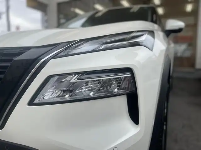 日産 エクストレイル G e－4ORCE 愛知県 2024(令6)年 0.9万km ブリリアントホワイトパール /当店買取/禁煙/1オーナー/後期//純正メーカーナビ//アラウンドビューカメラ//プロパイロット/パーキングアシスト//インテリジェントセーフティ/ヘッドアップディスプレイ//インテリジェントクルーズコントロール/BSM//全席シートヒーター/パワーシート/シートヒーター//USB/typeC/AppleCarplay/フルセグTV/HDMI//デジタルインナーミラー/置くだけ充電//ハンズフリーパワーゲート/ルーフレール//ステアリングヒーター//Aブレーキホールド//ETC2.0//保証書/取説/スペアキー/ナビ取説