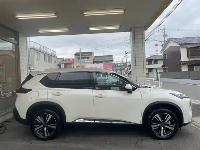日産 エクストレイル G e－4ORCE 愛知県 2024(令6)年 0.9万km ブリリアントホワイトパール /当店買取/禁煙/1オーナー/後期//純正メーカーナビ//アラウンドビューカメラ//プロパイロット/パーキングアシスト//インテリジェントセーフティ/ヘッドアップディスプレイ//インテリジェントクルーズコントロール/BSM//全席シートヒーター/パワーシート/シートヒーター//USB/typeC/AppleCarplay/フルセグTV/HDMI//デジタルインナーミラー/置くだけ充電//ハンズフリーパワーゲート/ルーフレール//ステアリングヒーター//Aブレーキホールド//ETC2.0//保証書/取説/スペアキー/ナビ取説