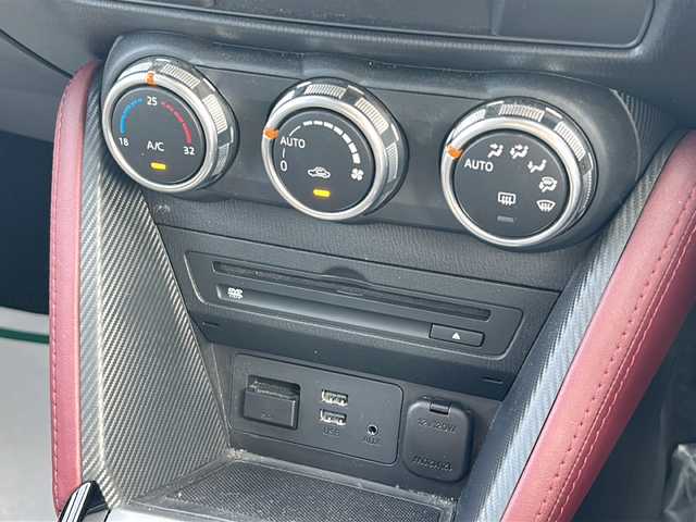 マツダ ＣＸ－３ XD ツーリング 佐賀県 2016(平28)年 9.9万km セラミックM ワンオーナー/純正ナビゲーション/ワンセグTV/CD/DVD/AM/FM/bluetooth/バックカメラ/ETC/前方ドライブレコーダー/ハーフレザーシート/パドルシフト/ステアリングリモコン/純正18インチアルミホイール/純正ヘッドライト/純正フロアマット/新車時保証書/取扱説明書/スペアキー１本/マツダアイアクティブセンス/・マツダレーダークルーズコントロール/・スマートブレーキサポート/・トラクションコントロールシステム