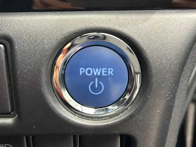 トヨタ ヴォクシー ハイブリッド ZS 煌Ⅱ 鹿児島県 2019(平31)年 7.6万km ブラック ワンオーナー/禁煙車/ナビ/(フルセグTV/Bluetooth/DVD/CD)/フリップダウンモニター/バックカメラ/クルーズコントロール/前席シートヒーター/Toyota Safety Sense/　・プリクラッシュセーフティ/　・レーンディパーチャーアラート/　・オートマチックハイビーム/両側パワースライドドア/ドライブレコーダー/ETC/純正アルミホイール/フロアマット/LEDヘッドライト/オートライト/アイドリングストップ/スマートキー