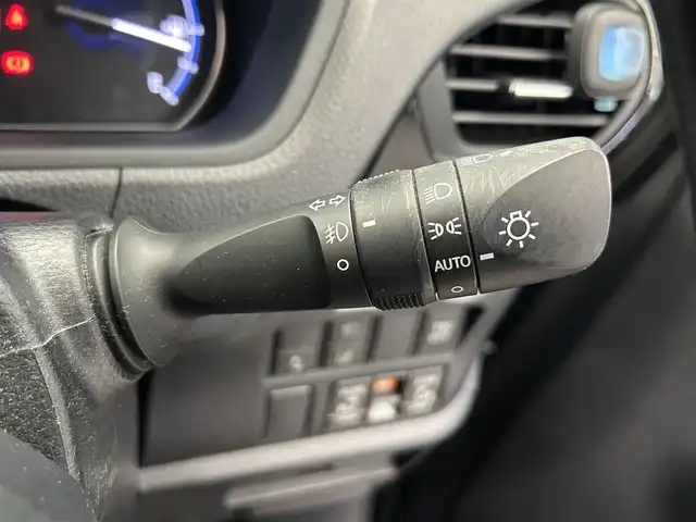 トヨタ ヴォクシー ハイブリッド ZS 煌Ⅱ 鹿児島県 2019(平31)年 7.6万km ブラック ワンオーナー/禁煙車/ナビ/(フルセグTV/Bluetooth/DVD/CD)/フリップダウンモニター/バックカメラ/クルーズコントロール/前席シートヒーター/Toyota Safety Sense/　・プリクラッシュセーフティ/　・レーンディパーチャーアラート/　・オートマチックハイビーム/両側パワースライドドア/ドライブレコーダー/ETC/純正アルミホイール/フロアマット/LEDヘッドライト/オートライト/アイドリングストップ/スマートキー