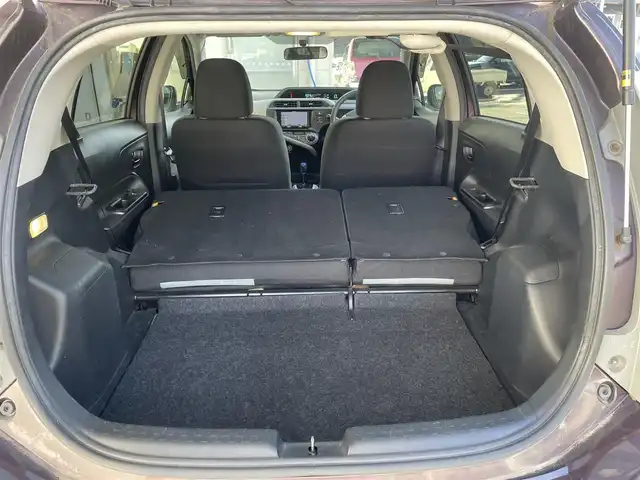 トヨタ アクア S 宮城県 2015(平27)年 13.7万km ディープアメジストマイカメタリック 社外ナビゲーション/　（CD/DVD　FM/AM　USB　Bluetooth）/ETC/アイドリングストップ/ヘッドライトレベライザー/電動格納ミラー/フロアマット/リモコンキー/バックカメラ/保証書/取扱説明書