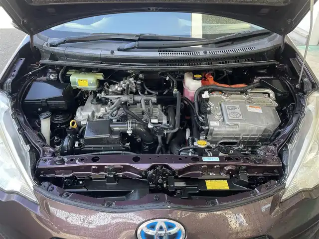 トヨタ アクア S 宮城県 2015(平27)年 13.7万km ディープアメジストマイカメタリック 社外ナビゲーション/　（CD/DVD　FM/AM　USB　Bluetooth）/ETC/アイドリングストップ/ヘッドライトレベライザー/電動格納ミラー/フロアマット/リモコンキー/バックカメラ/保証書/取扱説明書