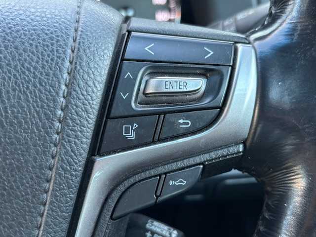 トヨタ クラウン マジェスタ Fバージョン 宮城県 2016(平28)年 8.1万km ホワイトパールクリスタルシャイン 登録時走行距離80593km/純正SDナビ/Bluetooth・CD・TV・AM・FM/クリアランスソナー/ブラインドスポットモニター/シートメモリー/センターコンソール/ドライブレコーダー/ETC2.0/クルーズコントロール/パワーシート（D＋N席）/シートヒーター（D＋N席）/エアシート（D+N席）/フォグランプ/イージークローザートランク/純正アルミホイール/ドアバイザー/純正フロアマット/電動格納ミラー