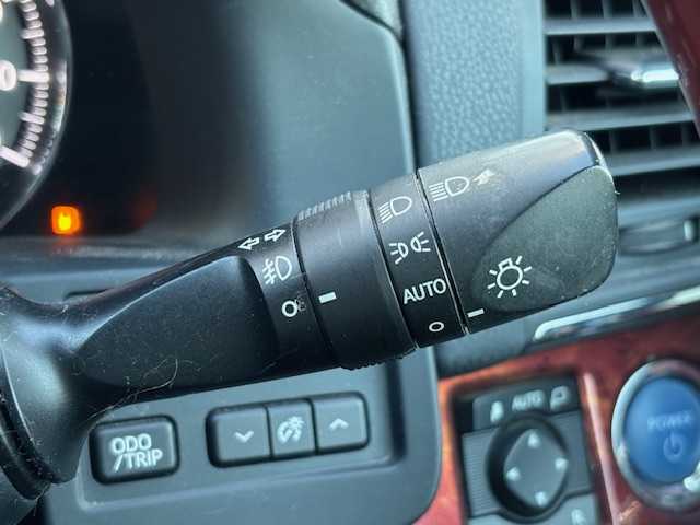 トヨタ クラウン マジェスタ Fバージョン 宮城県 2016(平28)年 8.1万km ホワイトパールクリスタルシャイン 登録時走行距離80593km/純正SDナビ/Bluetooth・CD・TV・AM・FM/クリアランスソナー/ブラインドスポットモニター/シートメモリー/センターコンソール/ドライブレコーダー/ETC2.0/クルーズコントロール/パワーシート（D＋N席）/シートヒーター（D＋N席）/エアシート（D+N席）/フォグランプ/イージークローザートランク/純正アルミホイール/ドアバイザー/純正フロアマット/電動格納ミラー