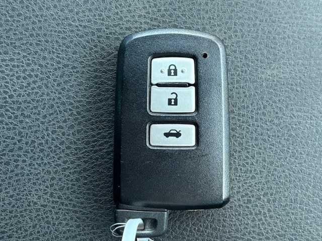 トヨタ クラウン マジェスタ Fバージョン 宮城県 2016(平28)年 8.1万km ホワイトパールクリスタルシャイン 登録時走行距離80593km/純正SDナビ/Bluetooth・CD・TV・AM・FM/クリアランスソナー/ブラインドスポットモニター/シートメモリー/センターコンソール/ドライブレコーダー/ETC2.0/クルーズコントロール/パワーシート（D＋N席）/シートヒーター（D＋N席）/エアシート（D+N席）/フォグランプ/イージークローザートランク/純正アルミホイール/ドアバイザー/純正フロアマット/電動格納ミラー