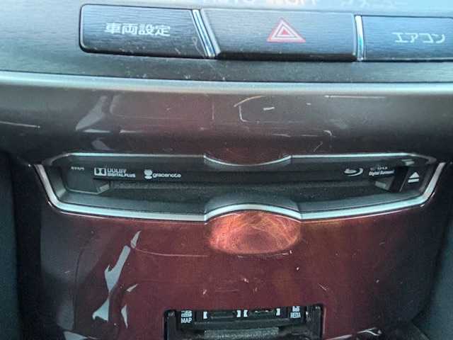 トヨタ クラウン マジェスタ Fバージョン 宮城県 2016(平28)年 8.1万km ホワイトパールクリスタルシャイン 登録時走行距離80593km/純正SDナビ/Bluetooth・CD・TV・AM・FM/クリアランスソナー/ブラインドスポットモニター/シートメモリー/センターコンソール/ドライブレコーダー/ETC2.0/クルーズコントロール/パワーシート（D＋N席）/シートヒーター（D＋N席）/エアシート（D+N席）/フォグランプ/イージークローザートランク/純正アルミホイール/ドアバイザー/純正フロアマット/電動格納ミラー