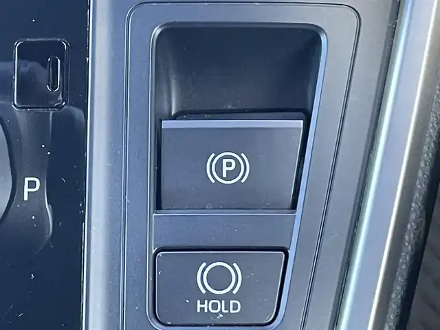 トヨタ ヴォクシー ハイブリッド S－Z 岡山県 2022(令4)年 3.5万km アティチュードブラックマイカ 登録時走行距離34114km/純正10.5インチディスプレイオーディオ/フルセグTV(AM/FM/CD/DVD/Bluetooth/HDMI)/純正14インチフリップダウンモニター/バックカメラ/両側パワースライドドア/ドライブレコーダー/ビルトインETC2.0/D/N席シートヒーター/USB端子/トヨタセーフティセンス/・レーダークルーズコントロール/・プリクラッシュセーフティ/・オートマチックハイビーム/・レーンキープアシスト/AC100V電源/純正フロアマット/17インチ純正AW