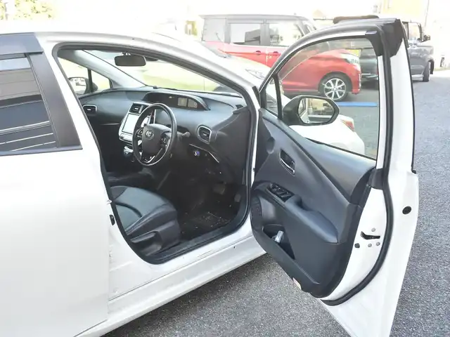 トヨタ プリウス Sツーリングセレクション 神奈川県 2020(令2)年 5.6万km プラチナホワイトパールマイカ ドラレコ前後/TVキャンセラー/CD/Bluetooth/フルセグテレビ/バックカメラ/レーダークルーズコントロール/シートヒーター前席/ETC2.0/LEDヘッドライト/衝突軽減ブレーキ/レーンキープアシスト/社外フロアマット/ドアバイザー/ワンオーナー/保証書/取説ナビ説/スペアスマートキー/記録簿（R3 4 5 6 7）