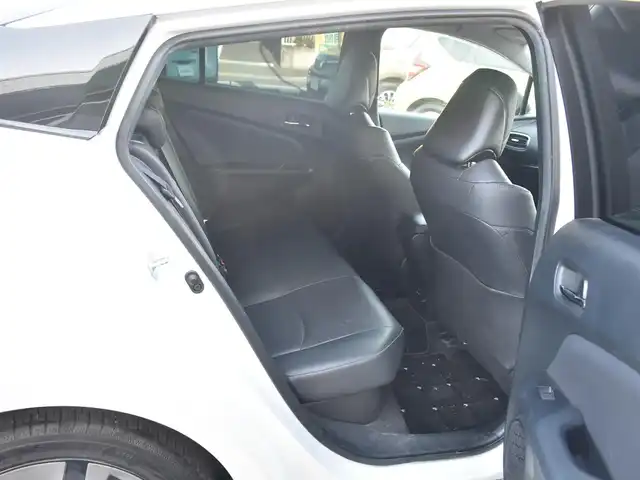 トヨタ プリウス Sツーリングセレクション 神奈川県 2020(令2)年 5.6万km プラチナホワイトパールマイカ ドラレコ前後/TVキャンセラー/CD/Bluetooth/フルセグテレビ/バックカメラ/レーダークルーズコントロール/シートヒーター前席/ETC2.0/LEDヘッドライト/衝突軽減ブレーキ/レーンキープアシスト/社外フロアマット/ドアバイザー/ワンオーナー/保証書/取説ナビ説/スペアスマートキー/記録簿（R3 4 5 6 7）