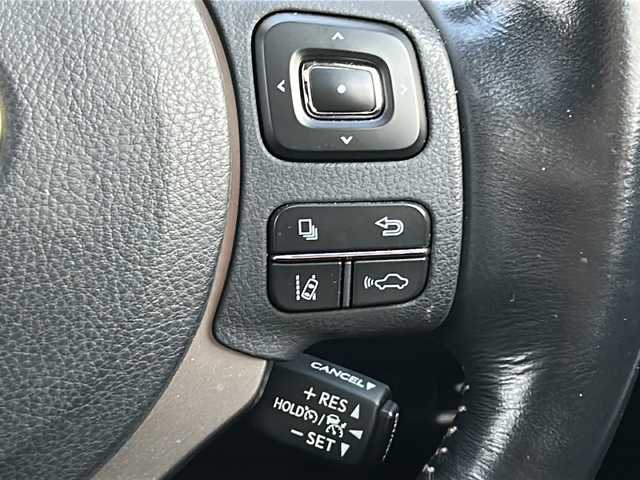 レクサス ＩＳ 300h バージョンL 岩手県 2019(令1)年 3.8万km ソニッククォーツ 4WD /Fスポーツグリル/(純正グリル有)/サンルーフ /黒革シート /純正ナビ/フルセグTV走行中視聴不可 /バックカメラ/ビルトインETC /前席パワーシート /前席シートヒーター/前席シートベンチレーション/ステアリングヒーター /レーダークルコン/衝突軽減装置/パーキングソナー/パドルシフト/革巻きステアリング/ナビステアリングスイッチ/オートライト/オートハイビーム/BSM/リアサンシェード/社外360度ドラレコ/スマートキー×2/カードキー/純正エンジンスターター/ドアバイザー/フロアマット/保証書　取説　ナビ取説