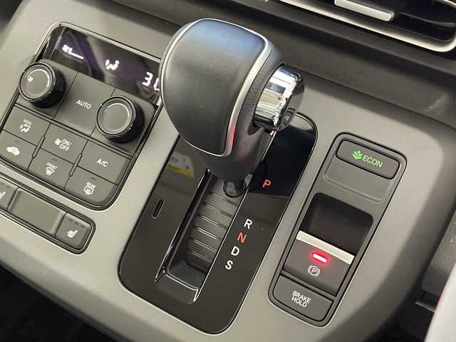 ホンダ フリード クロスター 神奈川県 2024(令6)年 1万km ソニックグレーパール ホンダセンシング/純正11.4型ナビ/・BT/フルセグTV/CD/DVD/SD/USB/AppleCarPlay/AndroidAuto/バックカメラ/両側電動スライドドア/ECON/ハーフレザーシート/シートヒーター(D/N)/スマートキー/プッシュスタートボタン/革巻きステアリング/ステアリングスイッチ/LEDヘッドライト/フォグランプ/Autoライト/シートリフター/電動格納ミラー/ウィンカーミラー/純正フロアマット/純正ドアバイザー/純正15インチアルミホイール