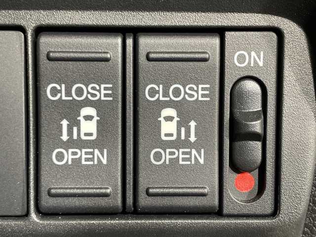 ホンダ フリード クロスター 神奈川県 2024(令6)年 1万km ソニックグレーパール ホンダセンシング/純正11.4型ナビ/・BT/フルセグTV/CD/DVD/SD/USB/AppleCarPlay/AndroidAuto/バックカメラ/両側電動スライドドア/ECON/ハーフレザーシート/シートヒーター(D/N)/スマートキー/プッシュスタートボタン/革巻きステアリング/ステアリングスイッチ/LEDヘッドライト/フォグランプ/Autoライト/シートリフター/電動格納ミラー/ウィンカーミラー/純正フロアマット/純正ドアバイザー/純正15インチアルミホイール