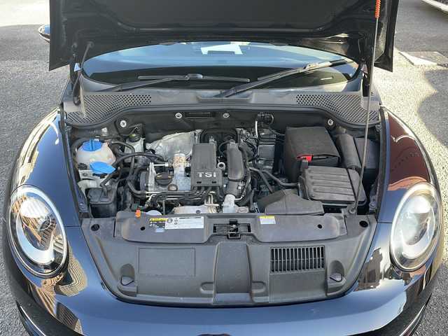 フォルクスワーゲン ザ・ビートル デザイン 宮崎県 2013(平25)年 8.6万km ディープブラックパールエフェクト ・クルーズコントロール　/・Bluetooth/・スペアキー/・スマートキー/・ETC/・電動格納ミラー/・純正SDナビ/・フルセグTV/・MTモード付AT/・純正HDDナビ/・純正フロアマット/・純正アルミホイール/・横滑り防止装置/・ミュージックプレイヤー　AUX/・シガーソケット