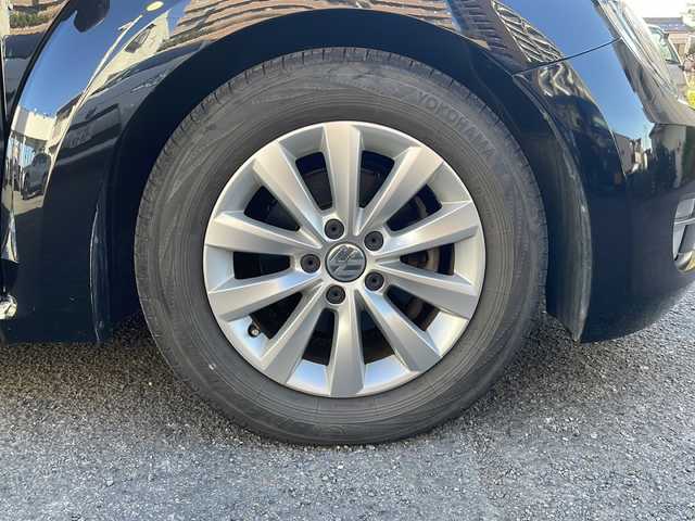 フォルクスワーゲン ザ・ビートル デザイン 宮崎県 2013(平25)年 8.6万km ディープブラックパールエフェクト ・クルーズコントロール　/・Bluetooth/・スペアキー/・スマートキー/・ETC/・電動格納ミラー/・純正SDナビ/・フルセグTV/・MTモード付AT/・純正HDDナビ/・純正フロアマット/・純正アルミホイール/・横滑り防止装置/・ミュージックプレイヤー　AUX/・シガーソケット