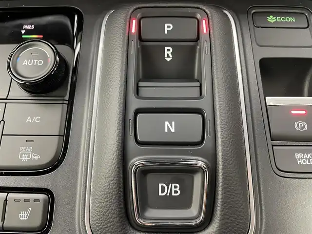 ホンダ ステップワゴン スパーダ eHEV 熊本県 2025(令7)年 0.1千km クリスタルブラックパール 登録済未使用車/純正１１．４インチナビLXM-247VFLi（ＡｐｐｌＣａｒＰｌａｙ・ＡｎｄｒｏｉｄＡｕｔｏ・ＢＴ・フルセグ・ＵＳＢ）/純正15.6インチフリップダウンモニターVM-231FE　/バックカメラ/ホンダセンシング/アダブティブクルーズコントロール/衝突軽減ブレーキ/レーンキープアシスト/ブラインドスポットモニター/アイドリングストップ/横滑り防止/パーキングアシスト/両側パワースライドドア　/前席シートヒーター /パワーバックドア/前後クリアランスソナー/ブレーキホールド/ハーフレザーシート/純正16インチAW/オートライト/オートマチックハイビーム/LEDヘッドライト/フォグライト/スマートキー/プッシュスタート/スペアキー1本/保証書/取扱説明書