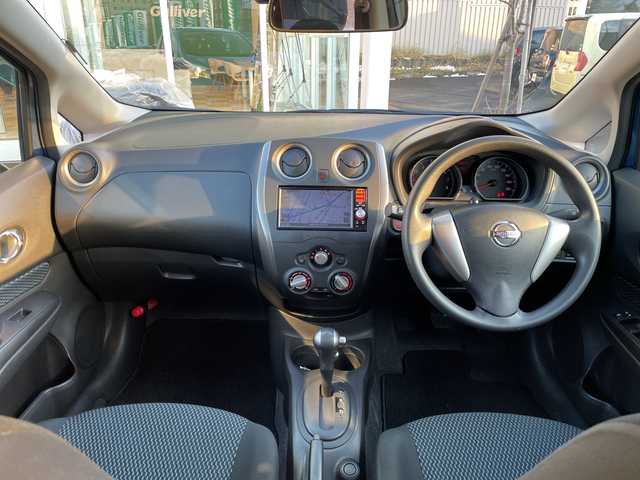 日産 ノート X FOUR 道央・札幌 2015(平27)年 7.6万km シャイニングブルー ・４WD/・衝突軽減ブレーキ/・純正ナビ/　CD＆USB＆TV/・バックカメラ/・レーンキープアシスト/・プッシュスタート/・スマートキー/・電動格納ミラー/・社外AW＆冬タイヤ積込/・純正フロアマット/・ドアバイザー/・ウィンカーミラー/・スペアキー