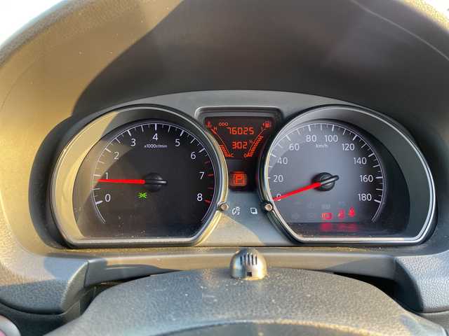 日産 ノート X FOUR 道央・札幌 2015(平27)年 7.6万km シャイニングブルー ・４WD/・衝突軽減ブレーキ/・純正ナビ/　CD＆USB＆TV/・バックカメラ/・レーンキープアシスト/・プッシュスタート/・スマートキー/・電動格納ミラー/・社外AW＆冬タイヤ積込/・純正フロアマット/・ドアバイザー/・ウィンカーミラー/・スペアキー