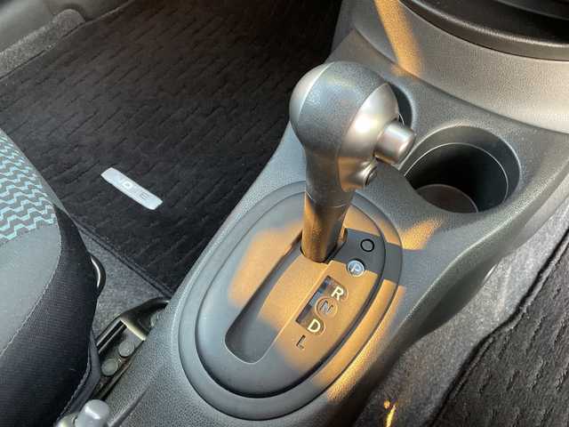 日産 ノート X FOUR 道央・札幌 2015(平27)年 7.6万km シャイニングブルー ・４WD/・衝突軽減ブレーキ/・純正ナビ/　CD＆USB＆TV/・バックカメラ/・レーンキープアシスト/・プッシュスタート/・スマートキー/・電動格納ミラー/・社外AW＆冬タイヤ積込/・純正フロアマット/・ドアバイザー/・ウィンカーミラー/・スペアキー