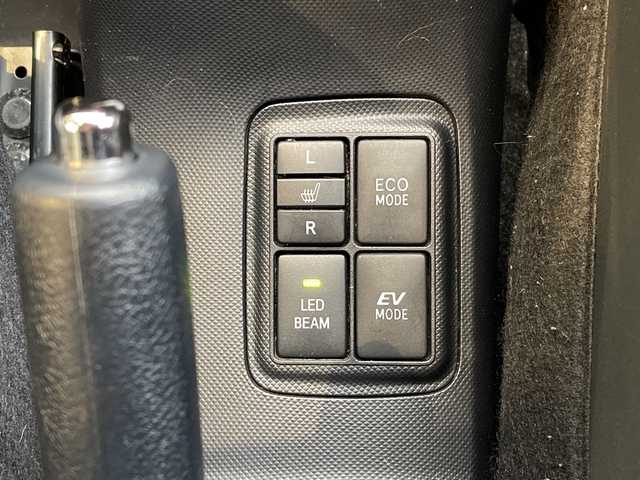 トヨタ アクア G G’s 愛知県 2014(平26)年 3.7万km ライムホワイトパールクリスタルシャイン オーディオ/シートヒーター/オートエアコン/純正アルミホイール/LEDヘッドライト/スマートキー/プッシュスタート