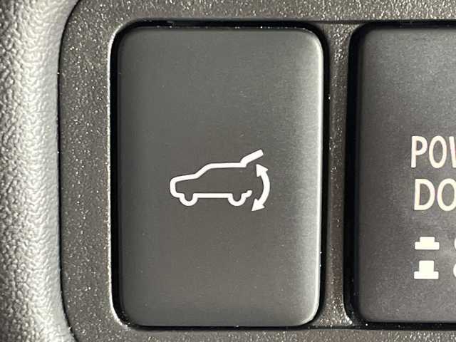 三菱 デリカＤ：５ P 神奈川県 2024(令6)年 2.3万km アメジストブラック 4WD/ディーゼルターボ/社外10.1型フローティングSDナビゲーション【AVN-HSO1F】/フルセグ　Bluetooth　SD　CD DVD　USB　HDMI　AppleCarPlay/両側電動スライドドア/パワーバックドア/e-Assist /FCM衝突軽減ブレーキシステム/LDW車線逸脱警報システム/レーダークルーズコントロール/オートマチックハイビーム/誤発進抑制機能/後側方車両検知警報システム/後退時車両検知警報システム/オートステップ＆ゴー/革巻きステアリング/パドルシフト/ステアリングスイッチ/ステアリングヒーター/運転席パワーシート/前席シートヒーター/2列目ベンチシート/電動パーキングブレーキ/オートブレーキホールド/社外前後ドライブレコーダー/プッシュスタート/スマートキー/LEDヘッドランプ/LEDポジションランプ/オートライト/フロントフォグランプ/純正18インチアルミホイール/