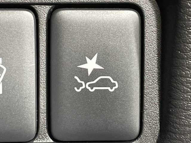 三菱 デリカＤ：５ P 神奈川県 2024(令6)年 2.3万km アメジストブラック 4WD/ディーゼルターボ/社外10.1型フローティングSDナビゲーション【AVN-HSO1F】/フルセグ　Bluetooth　SD　CD DVD　USB　HDMI　AppleCarPlay/両側電動スライドドア/パワーバックドア/e-Assist /FCM衝突軽減ブレーキシステム/LDW車線逸脱警報システム/レーダークルーズコントロール/オートマチックハイビーム/誤発進抑制機能/後側方車両検知警報システム/後退時車両検知警報システム/オートステップ＆ゴー/革巻きステアリング/パドルシフト/ステアリングスイッチ/ステアリングヒーター/運転席パワーシート/前席シートヒーター/2列目ベンチシート/電動パーキングブレーキ/オートブレーキホールド/社外前後ドライブレコーダー/プッシュスタート/スマートキー/LEDヘッドランプ/LEDポジションランプ/オートライト/フロントフォグランプ/純正18インチアルミホイール/