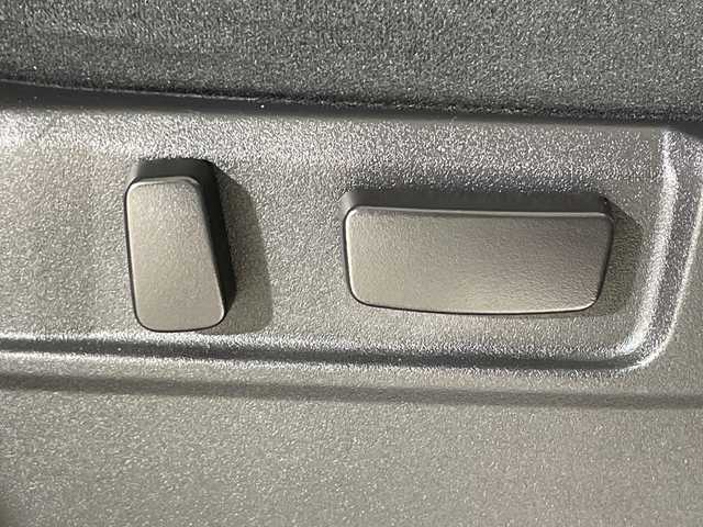 三菱 デリカＤ：５ P 神奈川県 2024(令6)年 2.3万km アメジストブラック 4WD/ディーゼルターボ/社外10.1型フローティングSDナビゲーション【AVN-HSO1F】/フルセグ　Bluetooth　SD　CD DVD　USB　HDMI　AppleCarPlay/両側電動スライドドア/パワーバックドア/e-Assist /FCM衝突軽減ブレーキシステム/LDW車線逸脱警報システム/レーダークルーズコントロール/オートマチックハイビーム/誤発進抑制機能/後側方車両検知警報システム/後退時車両検知警報システム/オートステップ＆ゴー/革巻きステアリング/パドルシフト/ステアリングスイッチ/ステアリングヒーター/運転席パワーシート/前席シートヒーター/2列目ベンチシート/電動パーキングブレーキ/オートブレーキホールド/社外前後ドライブレコーダー/プッシュスタート/スマートキー/LEDヘッドランプ/LEDポジションランプ/オートライト/フロントフォグランプ/純正18インチアルミホイール/