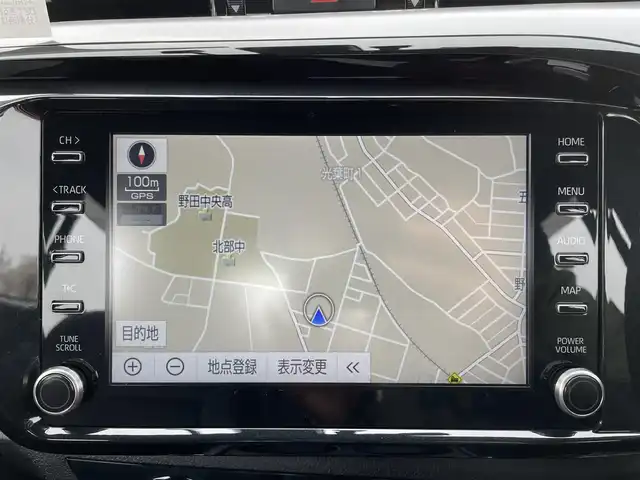 トヨタ ハイラックス Z GRスポーツ 千葉県 2023(令5)年 1万km スーパーホワイトⅡ 4WD/純正メモリナビ/ (Bluetooth/USB/Apple car play)/パノラミックビューモニター/ETC2.0/前方ドライブレコーダー/ハーフレザーシート/D席パワーシート/TOYOTA Safety Sense/・レーダークルーズ コントロール/・プリクラッシュセーフティ/・レーントレーシングアシスト/・レーンディパーチャーアラート/・ロードサインアシスト/・先行車発進告知機能/・オートマチックハイビーム/ダウンヒルアシストコントロール/センターデフロック/横滑り防止機能/純正18インチアルミホイール/スマートキー/純正LEDヘッドライト/パドルシフト/スペアキー1本/保証書/取扱説明書