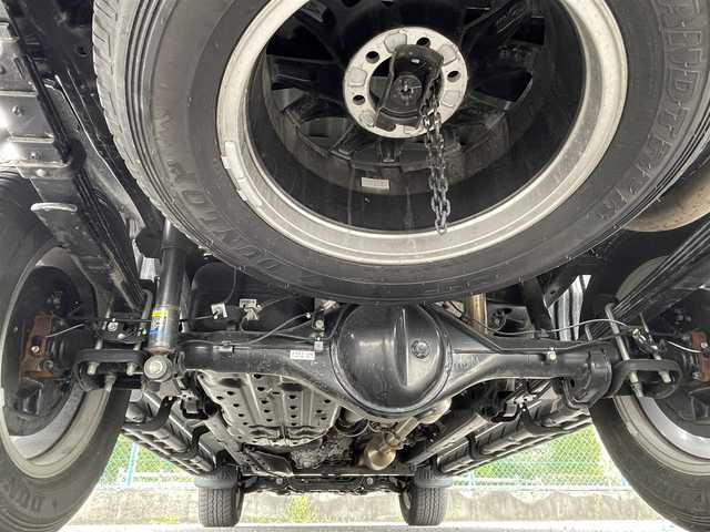 トヨタ ハイラックス Z GRスポーツ 千葉県 2023(令5)年 1万km スーパーホワイトⅡ １．５インチリフトアップ/新品ＴＯＹＯ　Ｒ／Ｔタイヤ/新品ＫＭＣ１７インチアルミ/ＪＡＯＳインナーフェンダー/4WD/純正メモリナビ/ (Bluetooth/USB/Apple car play)/パノラミックビューモニター/ETC2.0/前方ドライブレコーダー/ハーフレザーシート/D席パワーシート/TOYOTA Safety Sense/・レーダークルーズ コントロール/・プリクラッシュセーフティ/・レーントレーシングアシスト/・レーンディパーチャーアラート/・ロードサインアシスト/・先行車発進告知機能/・オートマチックハイビーム/ダウンヒルアシストコントロール/センターデフロック/横滑り防止機能/純正18インチアルミホイール/スマートキー/純正LEDヘッドライト/パドルシフト/スペアキー1本/保証書/取扱説明書