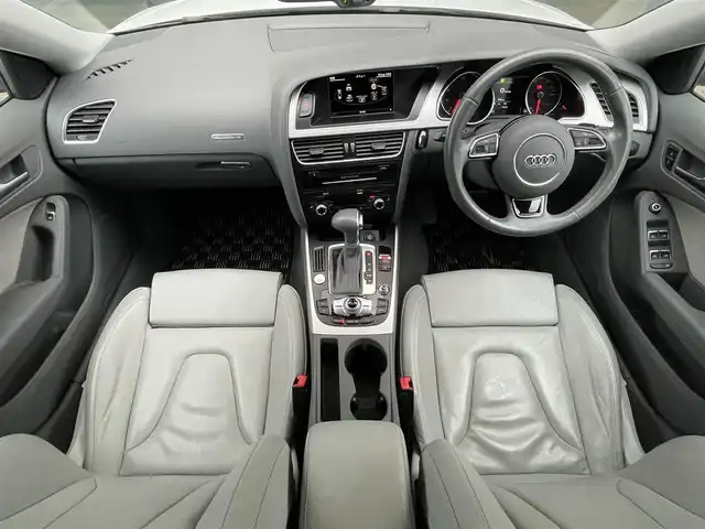 アウディ Ａ５ SB 2．0 TFSI クワトロ 石川県 2016(平28)年 6.7万km グレイシアホワイトメタリック グレー革シート/シートヒーター/電動シート/純正ナビ/フルセグＴＶ/ＨＩＤヘッドライト/オートライト/電動パーキングブレーキ/オートホールド/レインセンサー/アドバンストキー/ＥＴＣ/純正１８ＡＷ/ドライブレコーダー