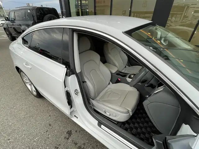 アウディ Ａ５ SB 2．0 TFSI クワトロ 石川県 2016(平28)年 6.7万km グレイシアホワイトメタリック グレー革シート/シートヒーター/電動シート/純正ナビ/フルセグＴＶ/ＨＩＤヘッドライト/オートライト/電動パーキングブレーキ/オートホールド/レインセンサー/アドバンストキー/ＥＴＣ/純正１８ＡＷ/ドライブレコーダー
