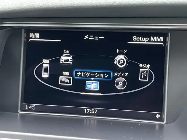 アウディ Ａ５ SB 2．0 TFSI クワトロ 石川県 2016(平28)年 6.7万km グレイシアホワイトメタリック グレー革シート/シートヒーター/電動シート/純正ナビ/フルセグＴＶ/ＨＩＤヘッドライト/オートライト/電動パーキングブレーキ/オートホールド/レインセンサー/アドバンストキー/ＥＴＣ/純正１８ＡＷ/ドライブレコーダー