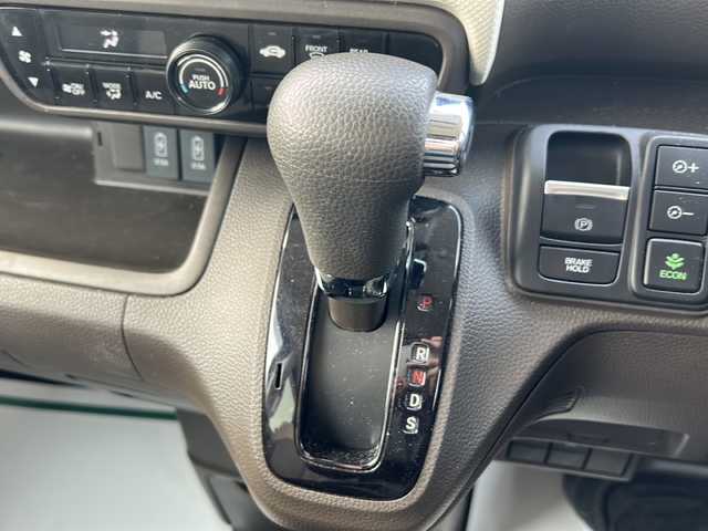 ホンダ Ｎ ＢＯＸ L ターボ 岩手県 2022(令4)年 8.8万km クリスタルブラックパール 社外SDナビ/AM/FM/CD/DVD/ワンセグTV/バックカメラ/クルーズコントロール/衝突被害軽減ブレーキ/レーンキープアシスト/横滑り防止装置/アイドリングストップ/オートライト/LEDヘッドライト/フォグランプ/スマートキー/シートヒーター/プッシュスタート/社外14インチAW/スタッドレス車載/純正フロアマット/純正ドアバイザー/保証書/取扱説明書