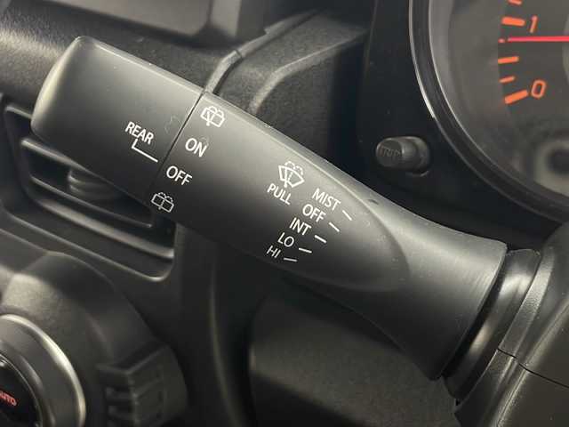 スズキ ジムニー シエラ JL 秋田県 2023(令5)年 1.8万km ミディアムグレー 4WD/5速MT/１１型ALPINEナビ/(フルセグTV/Bluetooth/DVD/CD)/リフトアップ/TERZOキャリア/JAOSフロントガード/プッシュスタート/スマートキー/オートライト/LEDヘッドライト/フォグランプ/前席シートヒーター/AAC/サイドバイザー/純正フロアマット/社外アルミホイール/ビルトインETC2.0/電動格納ミラー