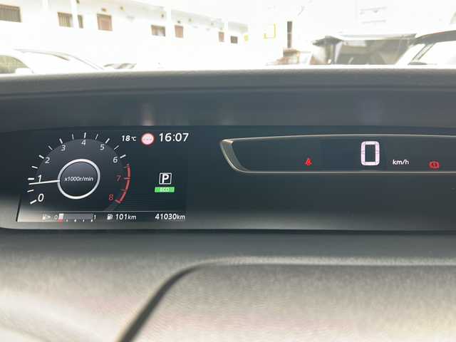 日産 セレナ 兵庫県 2019(平31)年 4.1万km マルーンレッド 純正ディーラーナビ/　Bluetooth・AUX・IPod・USB・HDMI/フルセグTV/全方位カメラ/前後コーナーセンサー/前後ドライブレコーダー/純正ビルトインETC/両側パワースライドドア/自動駐車/3列シート/ウォークスルー/クルーズコントロール/アンチロック・ブレーキ・システム/衝突被害軽減システム/横滑り防止装置/レーンキープアシスト/アイドリングストップ/オートライト/プッシュスタート/純正フロアマット/純正アルミホイール/スマートキー/スペアキー×１/取扱説明書/保証書