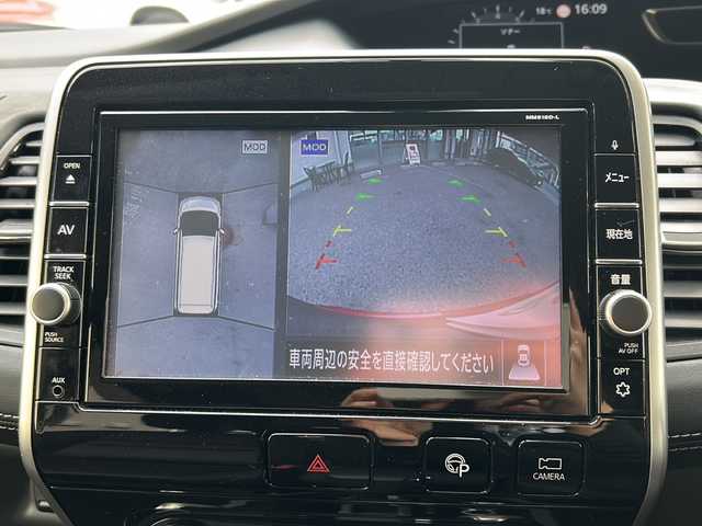 日産 セレナ 兵庫県 2019(平31)年 4.1万km マルーンレッド 純正ディーラーナビ/　Bluetooth・AUX・IPod・USB・HDMI/フルセグTV/全方位カメラ/前後コーナーセンサー/前後ドライブレコーダー/純正ビルトインETC/両側パワースライドドア/自動駐車/3列シート/ウォークスルー/クルーズコントロール/アンチロック・ブレーキ・システム/衝突被害軽減システム/横滑り防止装置/レーンキープアシスト/アイドリングストップ/オートライト/プッシュスタート/純正フロアマット/純正アルミホイール/スマートキー/スペアキー×１/取扱説明書/保証書