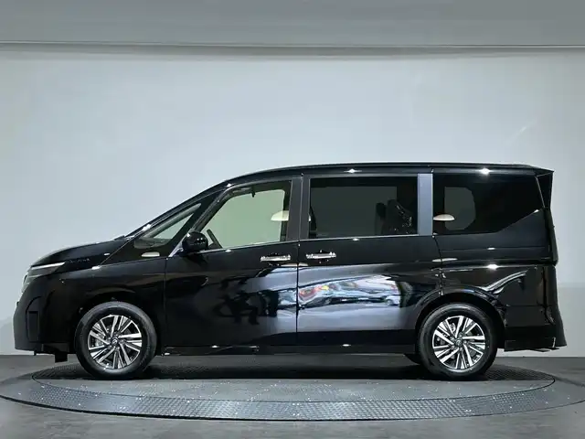日産 セレナ ハイウェイスター V 愛媛県 2025(令7)年 0.1万km未満 ダイヤモンドブラック １２，３インチ純正ディスプレイオーディオ　アラウンドビューモニター　デジタルインナーミラー　ハンズフリーオートスライドドア　デジタルインナーミラ　ＨＤＭＩ　２．０ＥＴＣ　ワイヤレス充電