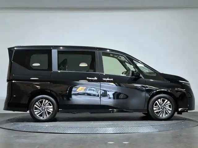 日産 セレナ ハイウェイスター V 愛媛県 2025(令7)年 0.1万km未満 ダイヤモンドブラック １２，３インチ純正ディスプレイオーディオ　アラウンドビューモニター　デジタルインナーミラー　ハンズフリーオートスライドドア　デジタルインナーミラ　ＨＤＭＩ　２．０ＥＴＣ　ワイヤレス充電