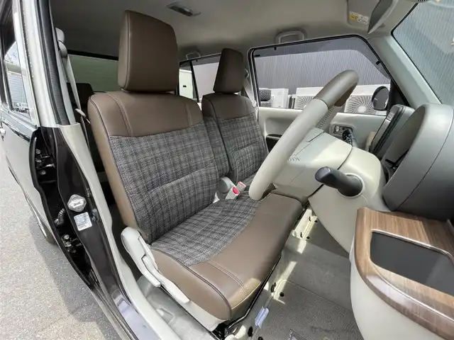 スズキ ラパン ＬＣ X 滋賀県 2022(令4)年 1.2万km アーバンブラウンパールメタリック/ソフトベージュ2トーン 純正ディスプレイオーディオ/Ｂｌｕｅｔｏｏｔｈ/バックカメラ/ハーフレザーシート/シートヒーター/ＬＥＤライト/デュアルカメラブレーキサポート/リアソナー/アイドリングストップ/革巻ステアリング/スマートキー/電動格納ミラー/ステアリングスイッチ