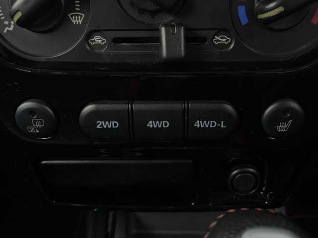 スズキ ジムニー クロスアドベンチャー 新潟県 2012(平24)年 7.7万km パールホワイト 4WD/社外ディスプレイオーディオ/(Bluetooth)/レザーシート/運転席シートヒーター/純正フロアマット/ドアバイザー/ヘッドライトレベライザー/電動格納ミラー/ETC2.0