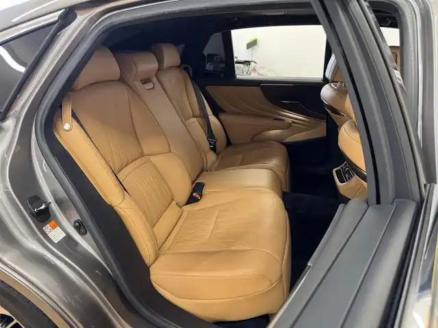 レクサス ＬＳ 500 バージョンL 群馬県 2021(令3)年 7.4万km マンガンラスター レクサスセーフティプラス/・プリクラッシュセーフティ/・レーントレーシングアシスト/・オートマチックハイビーム/・レーダークルーズコントロール/・ヘッドアップディスプレイ/・クリアランスソナー/・パーキングサポートブレーキ/・レーンチェンジアシスト/・ブラインドスポットモニター/サンルーフ/純正12.3インチワイドナビ/・フルセグTV/・CD/DVD/Blue-ray/・SD/AUX/USB/・AM.FM/パノラミックビューモニター/デジタルインナーミラー/三眼LEDヘッドライト/純正OP20インチAW/ビルトイン2.0ETC/レザーシート/D/N席メモリ付パワーシート/D/N席シートヒーター/D/N席エアーシート/ステアリングヒーター/革巻きステアリング/パドルシフト/ステアリングスイッチ/GPSレーダー/電動パーキングブレーキ/オートホールド/アイドリングストップ/スマートキー/プッシュスタート/フォグランプ/オートライト/USBポート/純正フロアマット/純正ドアバイザー/電動格納ウィンカーミラー/横滑り防止システム