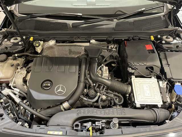 メルセデス・ベンツ Ａ１８０ スタイル AMGライン 新潟県 2018(平30)年 2.8万km コスモスブラック オプション/レーダーセーフティパッケージ/-アクティブディスタンスアシストディストロニック /-アクティブブレーキアシスト/-PRE SAFEプラス/-アクティブブラインドスポットアシスト/-アクティブレーンキーピングアシスト/-アクティブステアリングアシスト/ナビゲーションパッケージ/-HDDナビゲーション/-フルセグTV/-トラフィックサインアシスト/AMGライン/-AMGスタイリングパッケージ/-ロゴ付きキャリパー/-ステンレンスペダル/-本革スポーツステアリング/-レザーDINAMICAシート/-DINAMICAトリム/-18インチAMGアルミホイール/-マルチビームLEDヘッドライト/-アダプティブハイビームアシストプラス/主要装備/ETC/ドライブレコーダー/パドルシフト/シートヒーター/メモリ付きパワーシート/置くだけ充電/パークトロニック/スマートキー/スペアキー