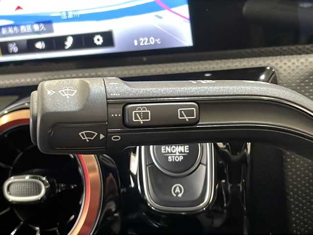 メルセデス・ベンツ Ａ１８０ スタイル AMGライン 新潟県 2018(平30)年 2.8万km コスモスブラック オプション/レーダーセーフティパッケージ/-アクティブディスタンスアシストディストロニック /-アクティブブレーキアシスト/-PRE SAFEプラス/-アクティブブラインドスポットアシスト/-アクティブレーンキーピングアシスト/-アクティブステアリングアシスト/ナビゲーションパッケージ/-HDDナビゲーション/-フルセグTV/-トラフィックサインアシスト/AMGライン/-AMGスタイリングパッケージ/-ロゴ付きキャリパー/-ステンレンスペダル/-本革スポーツステアリング/-レザーDINAMICAシート/-DINAMICAトリム/-18インチAMGアルミホイール/-マルチビームLEDヘッドライト/-アダプティブハイビームアシストプラス/主要装備/ETC/ドライブレコーダー/パドルシフト/シートヒーター/メモリ付きパワーシート/置くだけ充電/パークトロニック/スマートキー/スペアキー