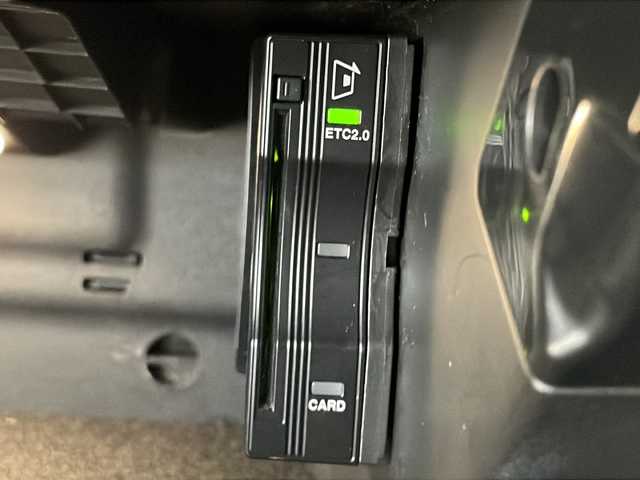 メルセデス・ベンツ Ａ１８０ スタイル AMGライン 新潟県 2018(平30)年 2.8万km コスモスブラック オプション/レーダーセーフティパッケージ/-アクティブディスタンスアシストディストロニック /-アクティブブレーキアシスト/-PRE SAFEプラス/-アクティブブラインドスポットアシスト/-アクティブレーンキーピングアシスト/-アクティブステアリングアシスト/ナビゲーションパッケージ/-HDDナビゲーション/-フルセグTV/-トラフィックサインアシスト/AMGライン/-AMGスタイリングパッケージ/-ロゴ付きキャリパー/-ステンレンスペダル/-本革スポーツステアリング/-レザーDINAMICAシート/-DINAMICAトリム/-18インチAMGアルミホイール/-マルチビームLEDヘッドライト/-アダプティブハイビームアシストプラス/主要装備/ETC/ドライブレコーダー/パドルシフト/シートヒーター/メモリ付きパワーシート/置くだけ充電/パークトロニック/スマートキー/スペアキー
