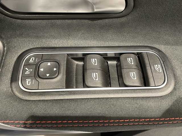 メルセデス・ベンツ Ａ１８０ スタイル AMGライン 新潟県 2018(平30)年 2.8万km コスモスブラック オプション/レーダーセーフティパッケージ/-アクティブディスタンスアシストディストロニック /-アクティブブレーキアシスト/-PRE SAFEプラス/-アクティブブラインドスポットアシスト/-アクティブレーンキーピングアシスト/-アクティブステアリングアシスト/ナビゲーションパッケージ/-HDDナビゲーション/-フルセグTV/-トラフィックサインアシスト/AMGライン/-AMGスタイリングパッケージ/-ロゴ付きキャリパー/-ステンレンスペダル/-本革スポーツステアリング/-レザーDINAMICAシート/-DINAMICAトリム/-18インチAMGアルミホイール/-マルチビームLEDヘッドライト/-アダプティブハイビームアシストプラス/主要装備/ETC/ドライブレコーダー/パドルシフト/シートヒーター/メモリ付きパワーシート/置くだけ充電/パークトロニック/スマートキー/スペアキー